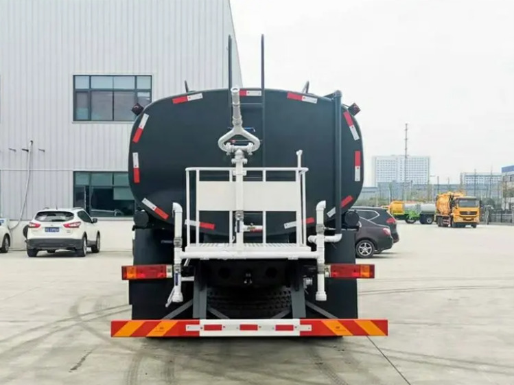 SHACMAN SHACMAN H3000 20 cubic meters tanker - Camion citerne: photos 5 SHACMAN SHACMAN H3000 20 cubic meters tanker - Camion citerne: photos 5