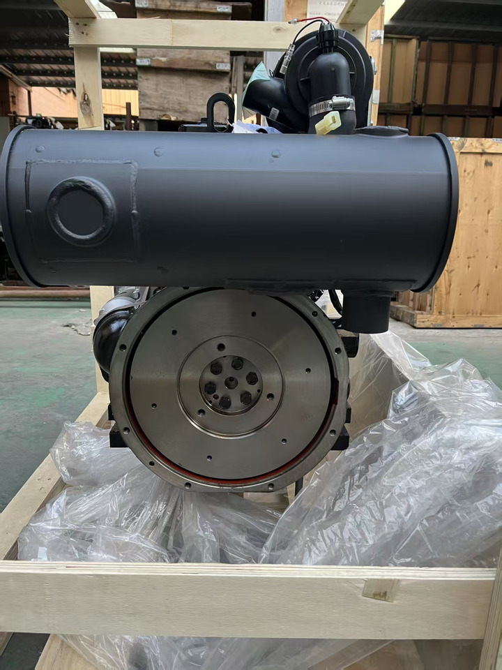 YANMAR 4TNV88 - Moteur pour Pelle: photos 5 YANMAR 4TNV88 - Moteur pour Pelle: photos 5