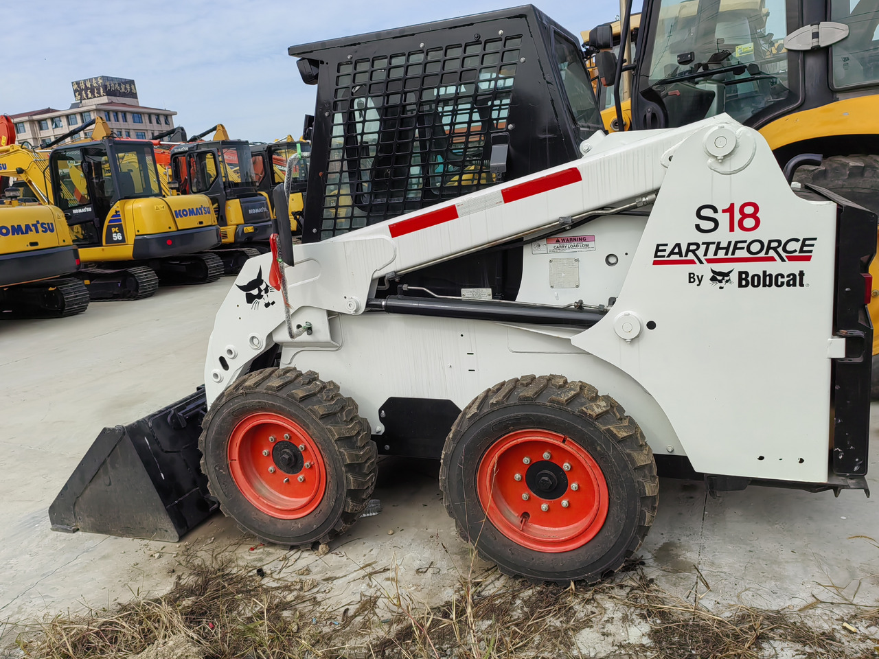 BOBCAT used second-hand good condition Bobcat S18 - Mini chargeuse: photos 4 BOBCAT used second-hand good condition Bobcat S18 - Mini chargeuse: photos 4