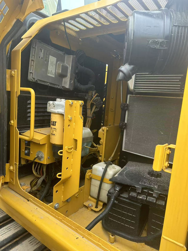 CRAWLER EXCAVATOR Used Caterpillar Cat312D2 Excavator Original Japan Heavy Machinery Caterpillar 312D2 Excavator for Sale - Engins de chantier: photos 2 CRAWLER EXCAVATOR Used Caterpillar Cat312D2 Excavator Original Japan Heavy Machinery Caterpillar 312D2 Excavator for Sale - Engins de chantier: photos 2