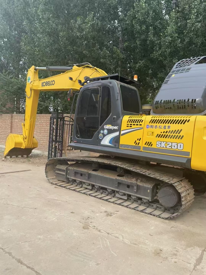 KOBELCO High Efficiency KOBELCO SK250 Excavator - Pelle sur chenille: photos 1 KOBELCO High Efficiency KOBELCO SK250 Excavator - Pelle sur chenille: photos 1