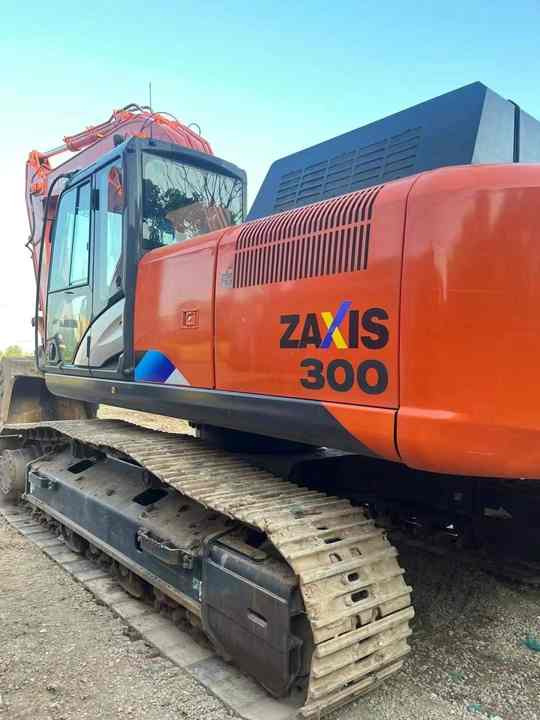 Original Japan Hitachi ZX300 Excavator Hitachi Excavator in Low Price for Hot Sale - Pelle sur chenille: photos 2 Original Japan Hitachi ZX300 Excavator Hitachi Excavator in Low Price for Hot Sale - Pelle sur chenille: photos 2