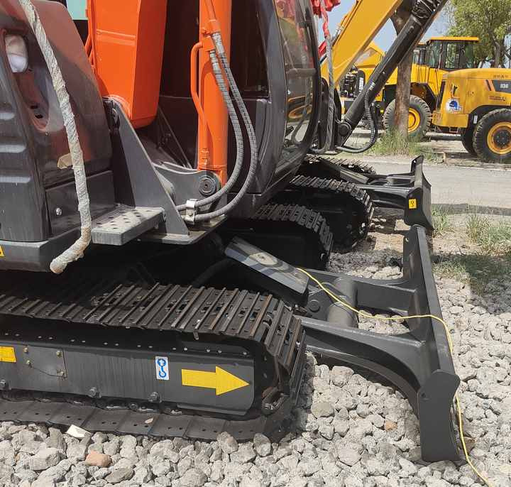 Original Japan Hitachi ZX60 Excavator Hitachi Excavator in Low Price for Hot Sale - Pelle sur chenille: photos 5 Original Japan Hitachi ZX60 Excavator Hitachi Excavator in Low Price for Hot Sale - Pelle sur chenille: photos 5