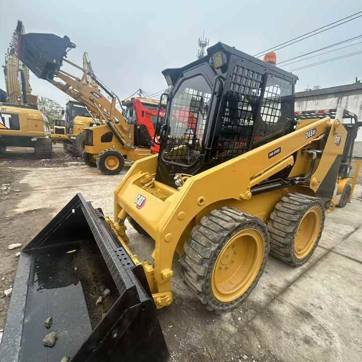 Used Cat246D2 New Model Skid Steer Second Hand Machine Popular Brand Japan Hydraulic Machinery - Mini chargeuse: photos 5 Used Cat246D2 New Model Skid Steer Second Hand Machine Popular Brand Japan Hydraulic Machinery - Mini chargeuse: photos 5