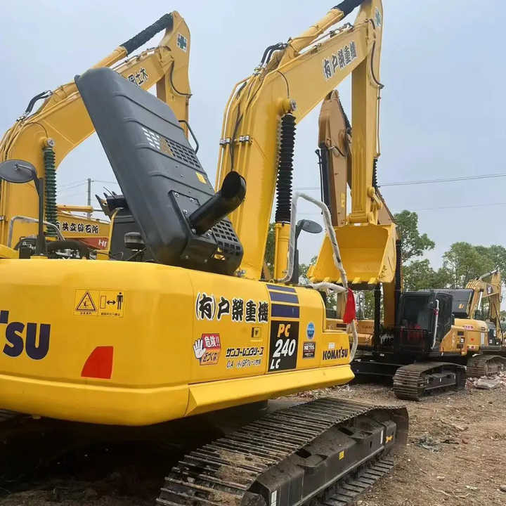 Used Good Quality Japan Original PC240-8 in Good Condition PC240-8 Komatsu - Pelle sur chenille: photos 1 Used Good Quality Japan Original PC240-8 in Good Condition PC240-8 Komatsu - Pelle sur chenille: photos 1