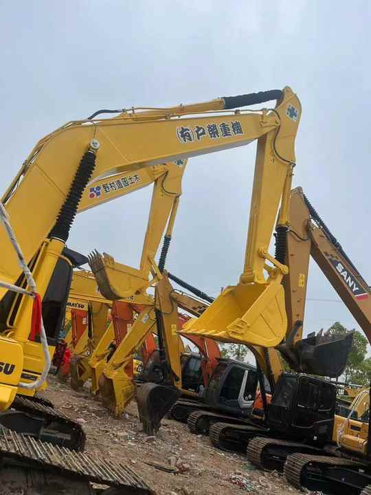 Used Good Quality Japan Original PC240-8 in Good Condition PC240-8 Komatsu - Pelle sur chenille: photos 5 Used Good Quality Japan Original PC240-8 in Good Condition PC240-8 Komatsu - Pelle sur chenille: photos 5