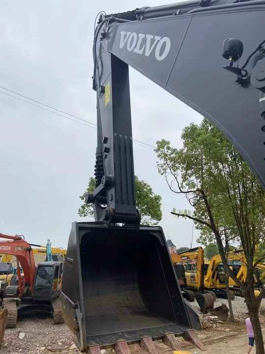 Used VOLVO EC210 Excavators Hydraulic Excavators - Pelle sur chenille: photos 3 Used VOLVO EC210 Excavators Hydraulic Excavators - Pelle sur chenille: photos 3