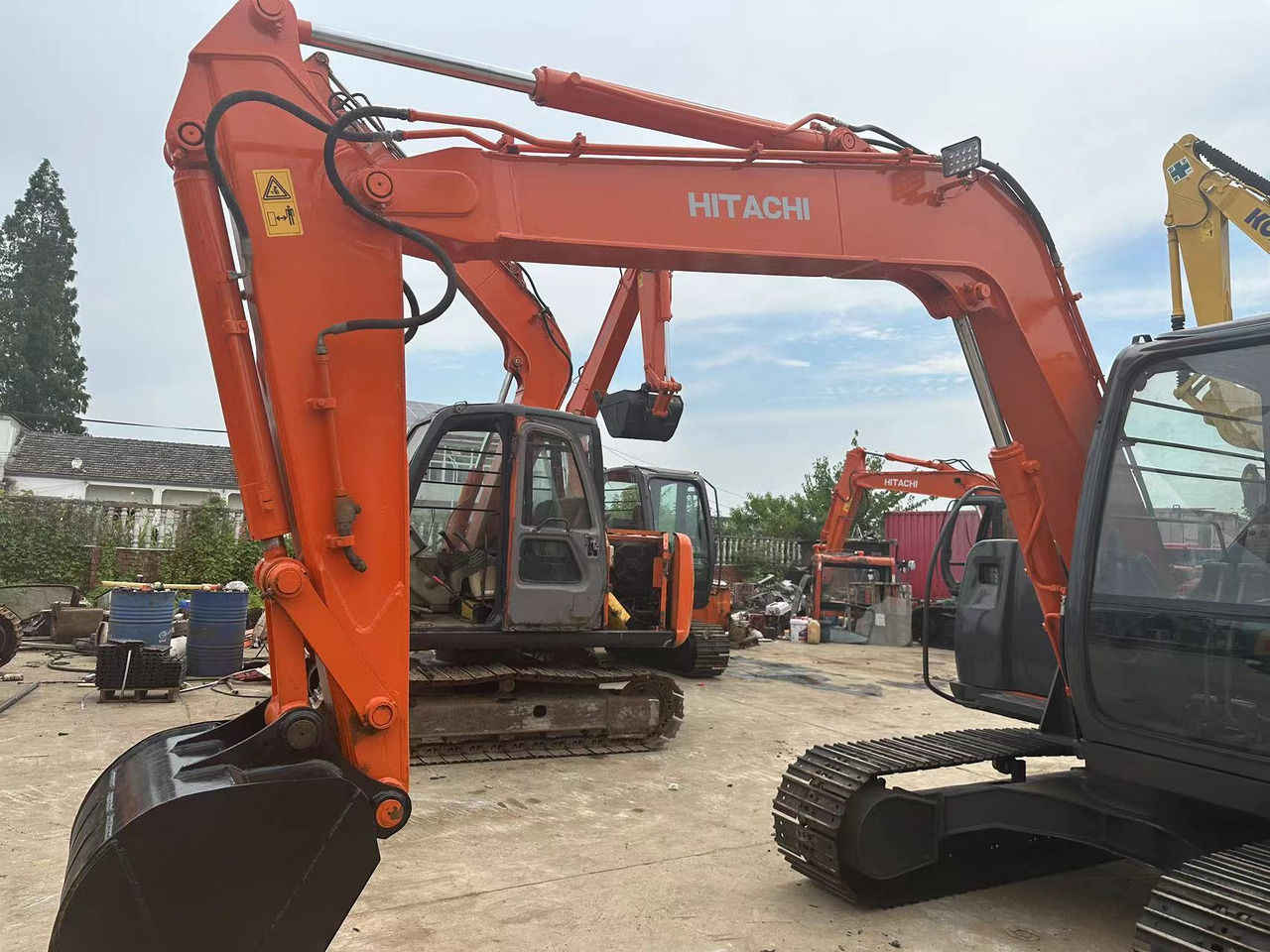 Second-hand excavator HITACHI ZX70 mini - Mini pelle: photos 5 Second-hand excavator HITACHI ZX70 mini - Mini pelle: photos 5