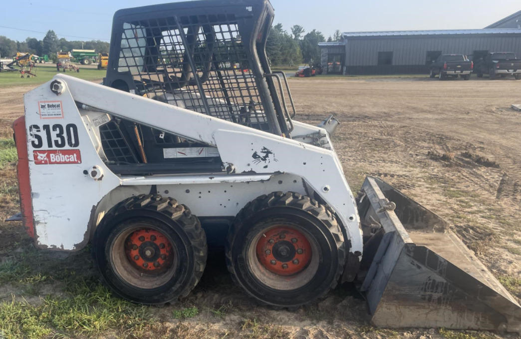 BOBCAT S130 - Mini chargeuse: photos 1 BOBCAT S130 - Mini chargeuse: photos 1