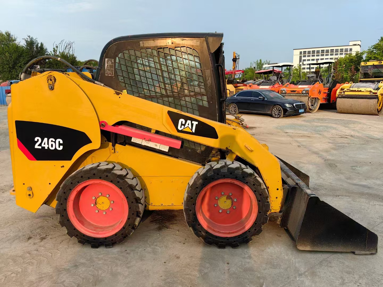 CATERPILLAR 246C - Mini chargeuse: photos 3 CATERPILLAR 246C - Mini chargeuse: photos 3