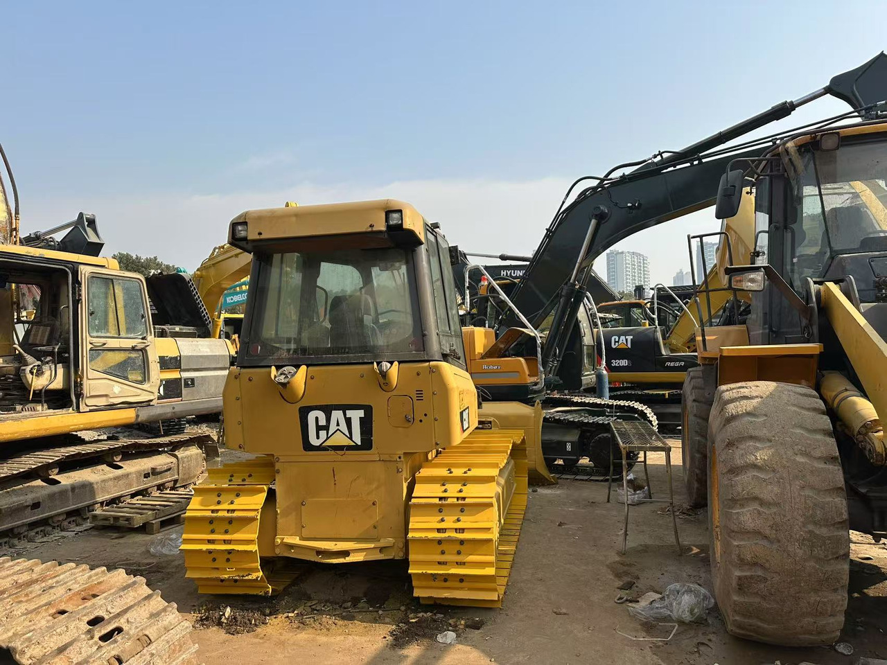 CATERPILLAR D5K - Bulldozer: photos 5 CATERPILLAR D5K - Bulldozer: photos 5