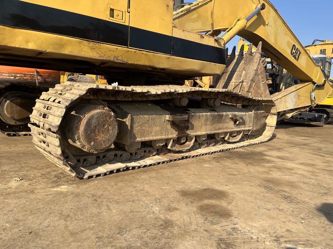 CATERPILLAR E200 - Pelle sur chenille: photos 4 CATERPILLAR E200 - Pelle sur chenille: photos 4