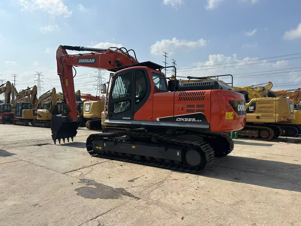 DOOSAN DX225LCA - Pelle sur chenille: photos 2 DOOSAN DX225LCA - Pelle sur chenille: photos 2