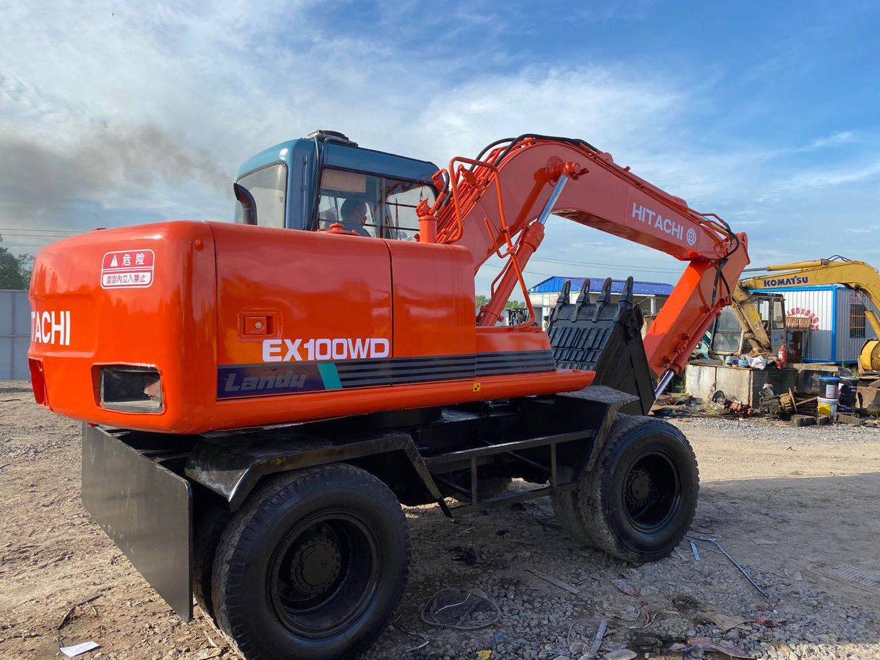 HITACHI EX100WD - Pelle sur pneus: photos 4 HITACHI EX100WD - Pelle sur pneus: photos 4