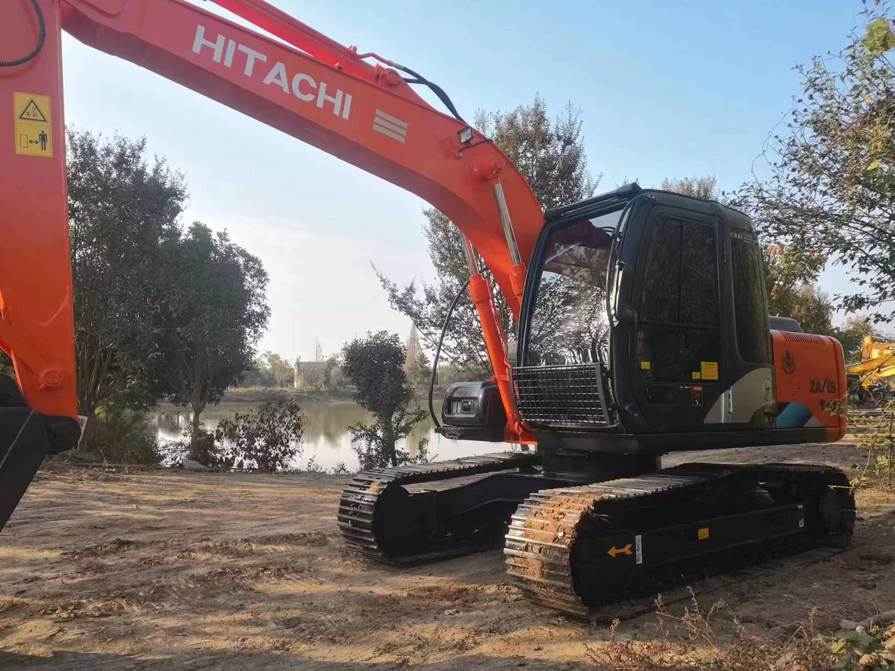HITACHI ZX120 - Pelle sur chenille: photos 2 HITACHI ZX120 - Pelle sur chenille: photos 2