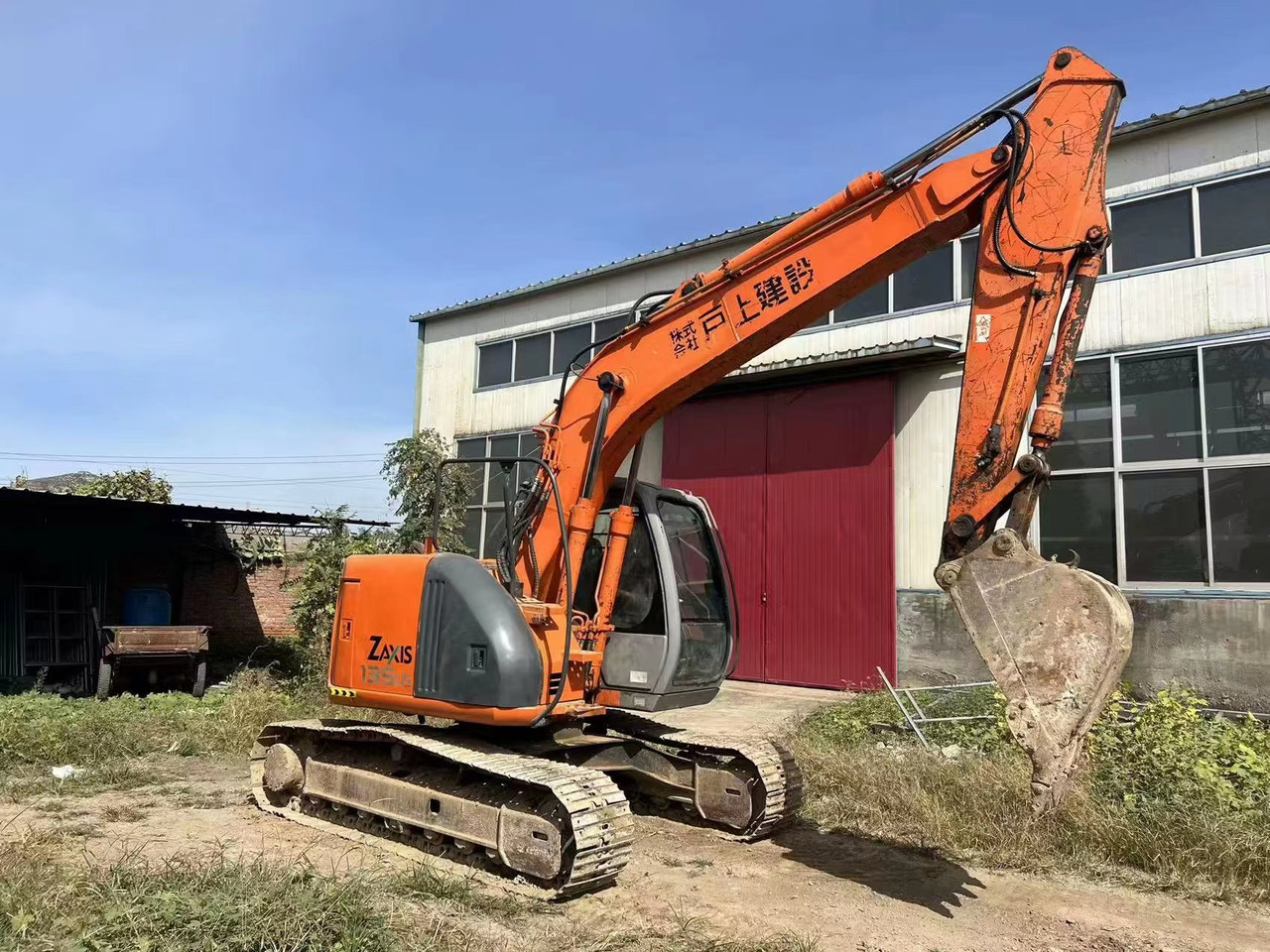 HITACHI ZX135 - Pelle sur chenille: photos 2 HITACHI ZX135 - Pelle sur chenille: photos 2