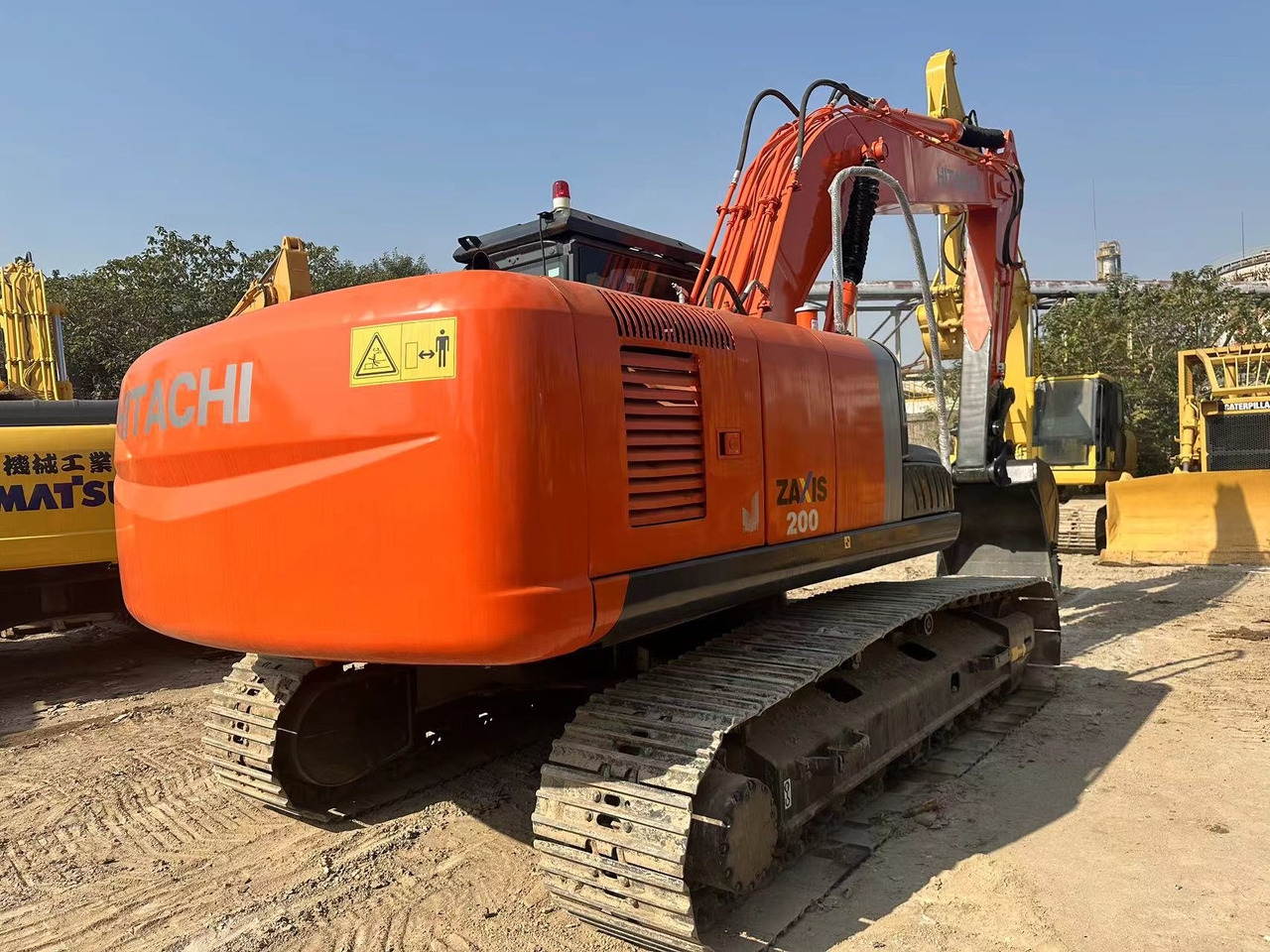 HITACHI ZX200-3 - Pelle sur chenille: photos 2 HITACHI ZX200-3 - Pelle sur chenille: photos 2