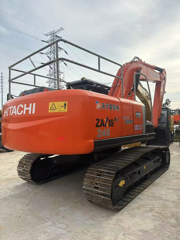 HITACHI ZX240-3G - Pelle sur chenille: photos 4 HITACHI ZX240-3G - Pelle sur chenille: photos 4