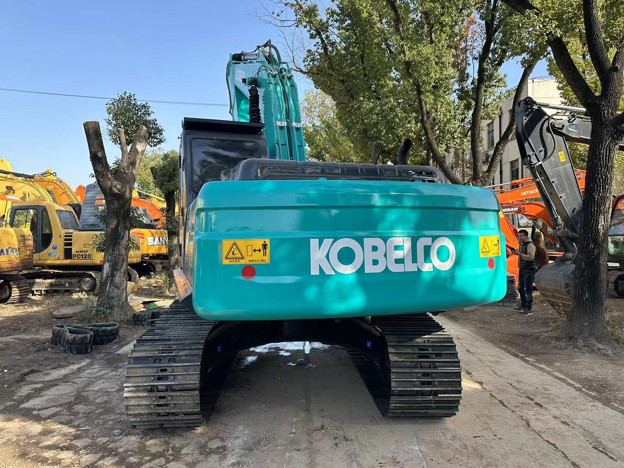 KOBELCO SK200-8 - Mini pelle: photos 3 KOBELCO SK200-8 - Mini pelle: photos 3