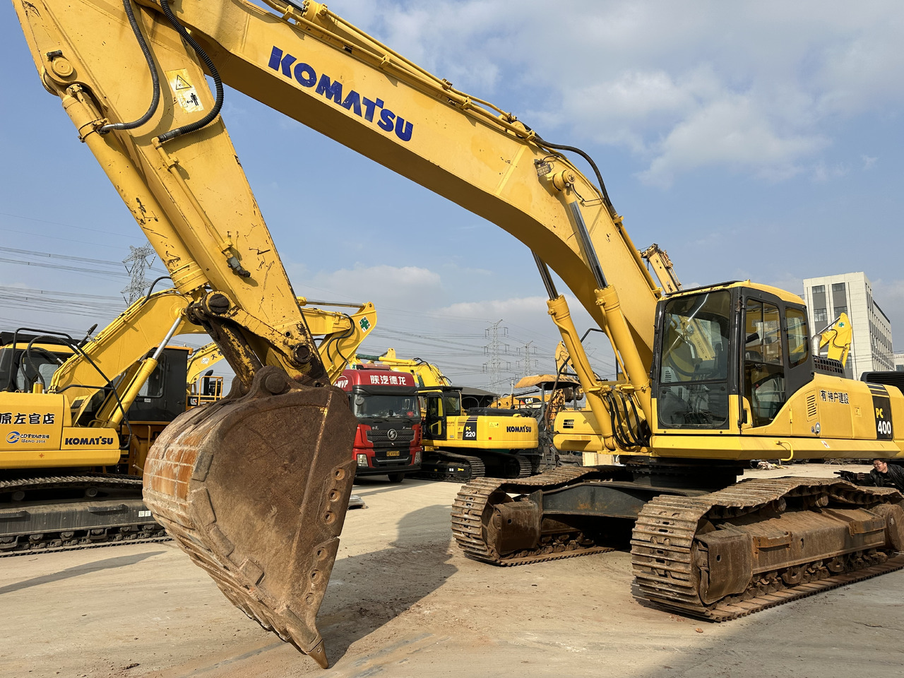 KOMATSU PC400-7 - Pelle sur chenille: photos 1 KOMATSU PC400-7 - Pelle sur chenille: photos 1