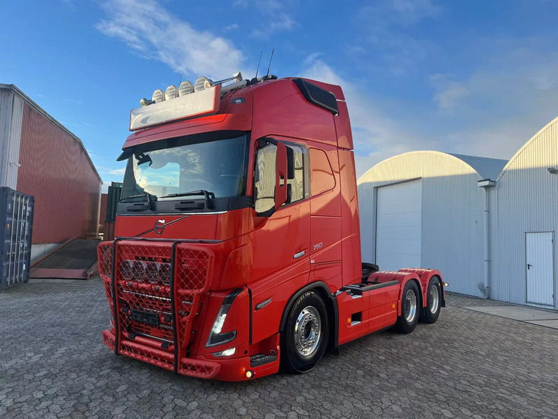 Volvo FH 16.750 FH 16 6x4 - Tracteur routier: photos 2 Volvo FH 16.750 FH 16 6x4 - Tracteur routier: photos 2