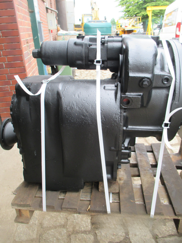 Skrzynia biegów Clark Hurth - Boîte de vitesse pour Engins de chantier: photos 1 Skrzynia biegów Clark Hurth - Boîte de vitesse pour Engins de chantier: photos 1