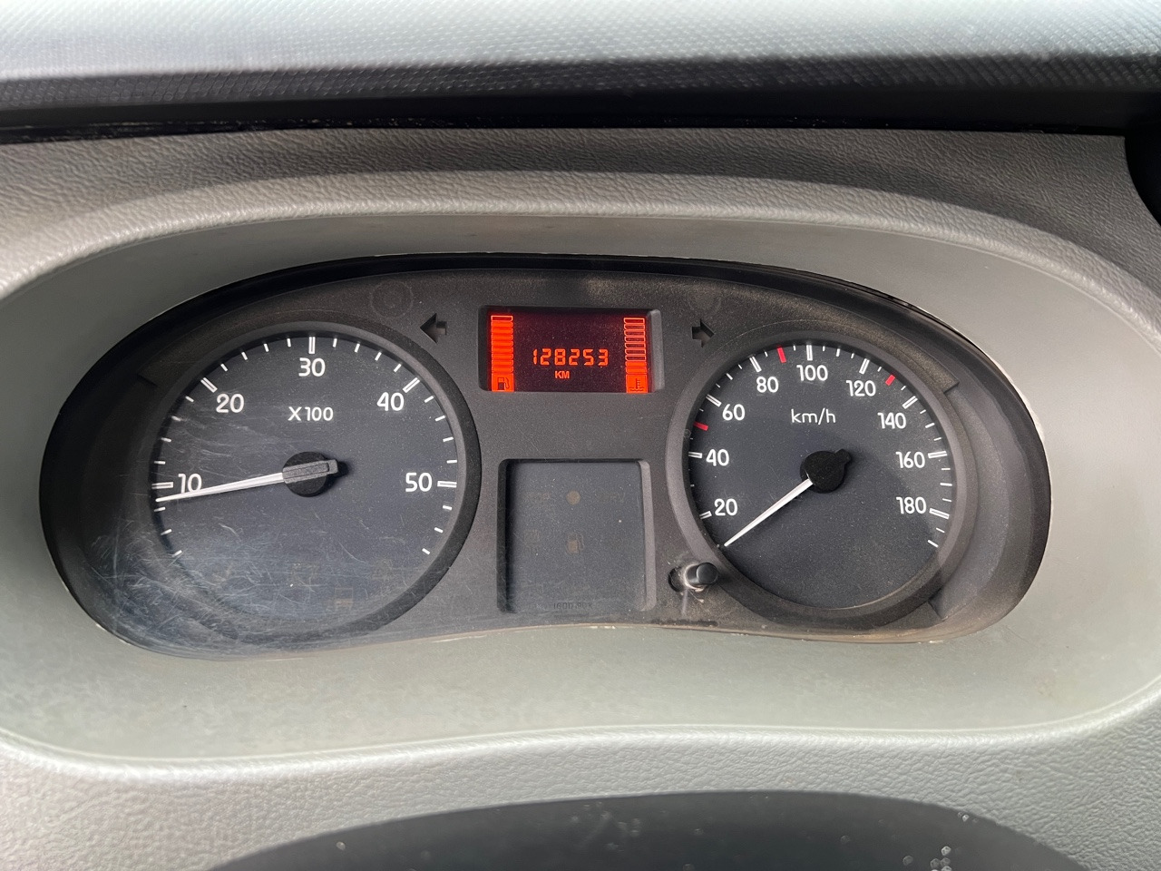 RENAULT Master Benne Double cabine DCi 120 7 Places - Utilitaire benne: photos 4 RENAULT Master Benne Double cabine DCi 120 7 Places - Utilitaire benne: photos 4