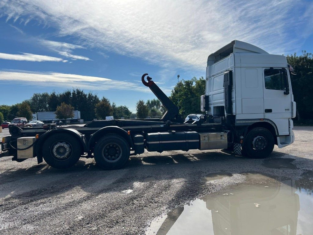 DAF XF530 SCARRABILE - Camion ampliroll: photos 5 DAF XF530 SCARRABILE - Camion ampliroll: photos 5
