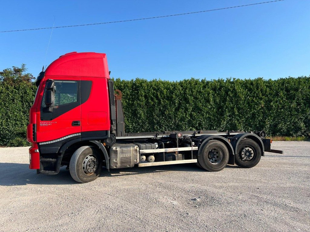 IVECO STRALIS 500 SCARRABILE - Camion ampliroll: photos 3 IVECO STRALIS 500 SCARRABILE - Camion ampliroll: photos 3