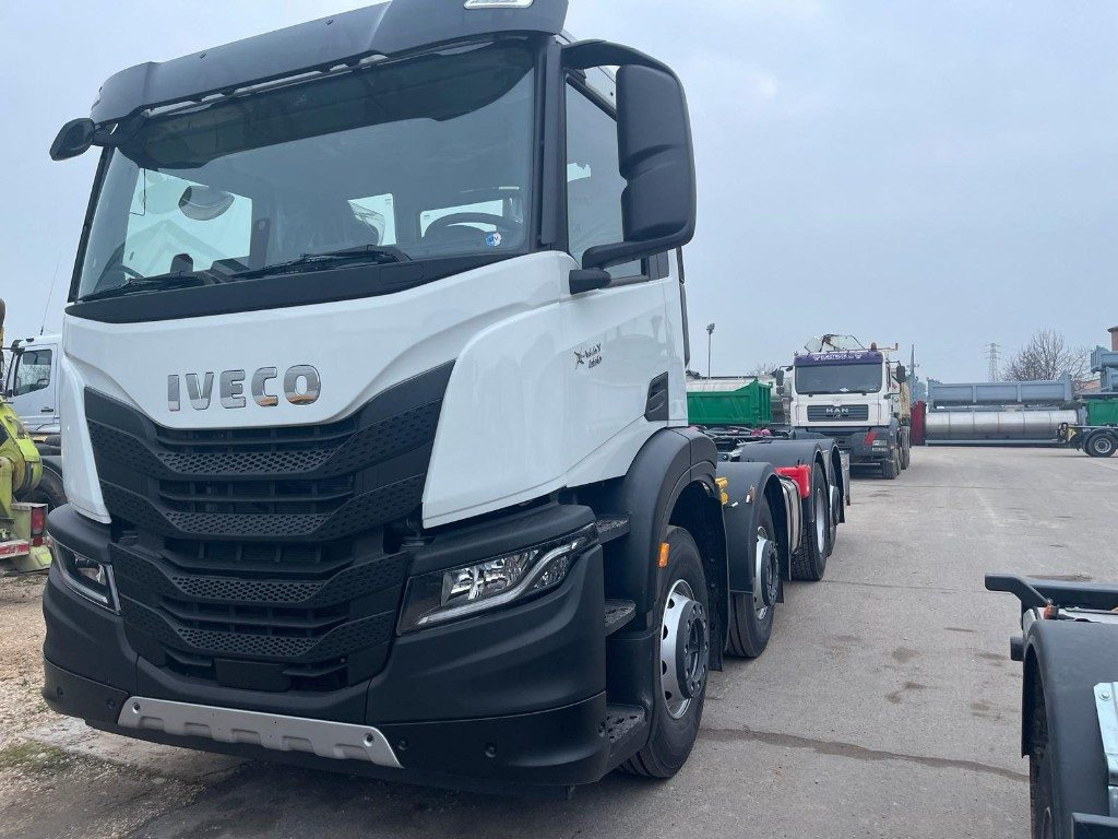 IVECO X-WAY AD350X480YPS SCARRABILE NUOVO - Camion ampliroll: photos 2 IVECO X-WAY AD350X480YPS SCARRABILE NUOVO - Camion ampliroll: photos 2