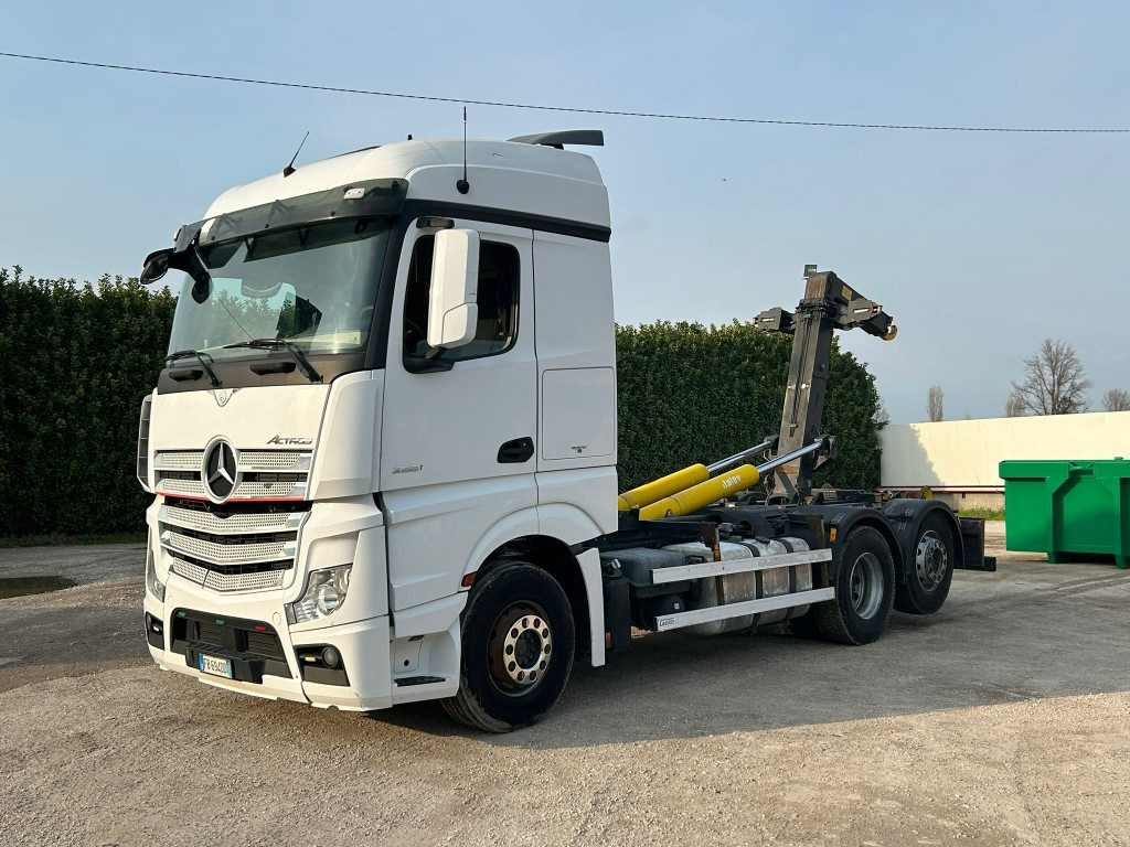 MERCEDES ACTROS 25.51 SCARRABILE - Camion ampliroll: photos 1 MERCEDES ACTROS 25.51 SCARRABILE - Camion ampliroll: photos 1