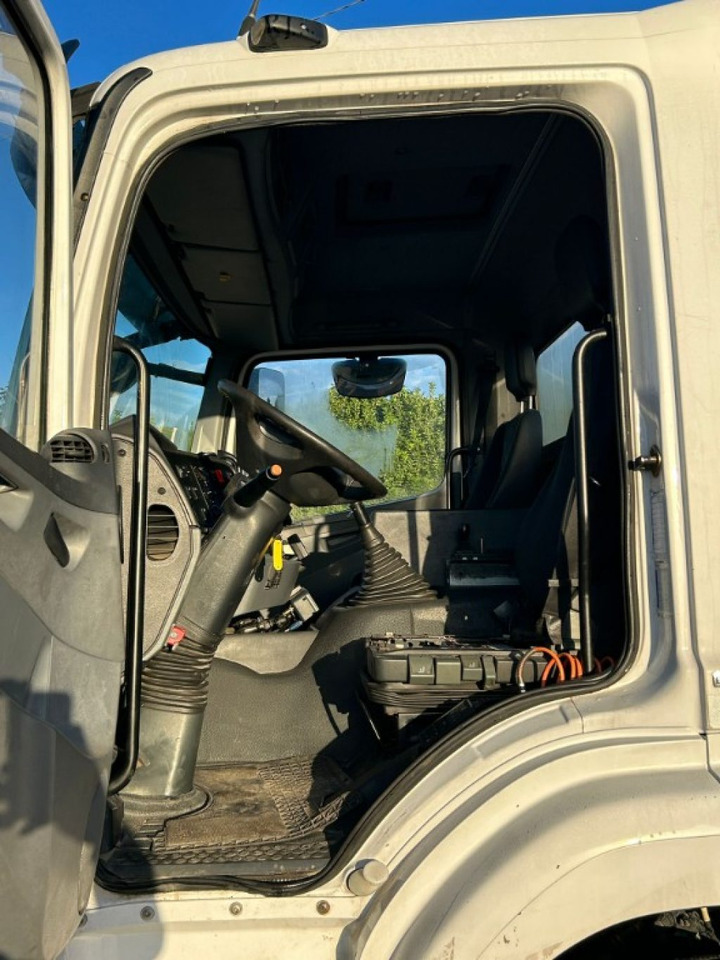 MERCEDES-BENZ MERCEDES 2533 SCARRABILE - Camion ampliroll: photos 5 MERCEDES-BENZ MERCEDES 2533 SCARRABILE - Camion ampliroll: photos 5