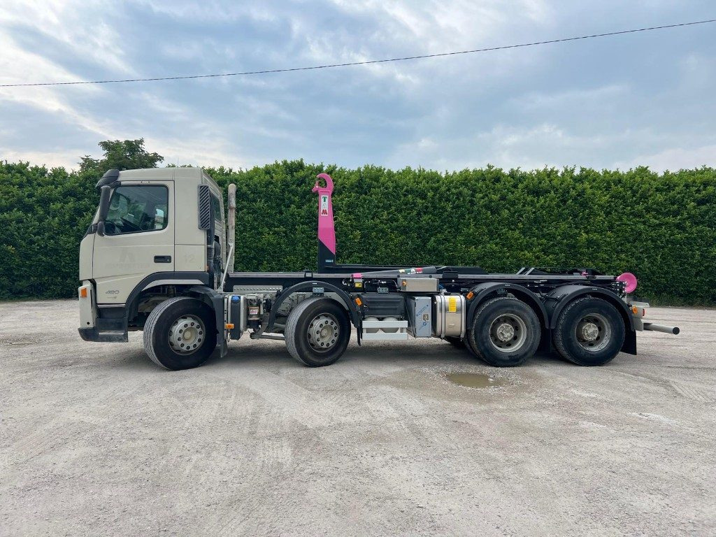 VOLVO FM480 SCARRABILE 8X4 - Camion ampliroll: photos 2 VOLVO FM480 SCARRABILE 8X4 - Camion ampliroll: photos 2