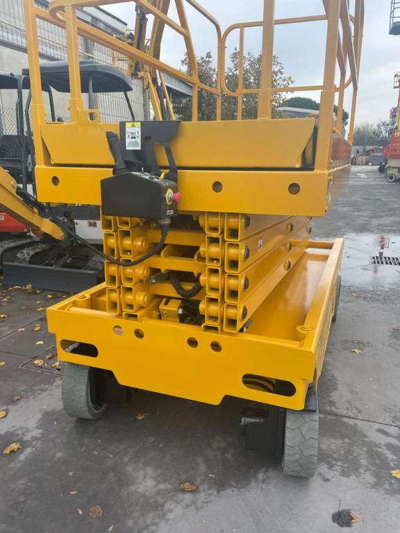 Haulotte COMPACT 12 - Nacelle ciseaux: photos 3 Haulotte COMPACT 12 - Nacelle ciseaux: photos 3