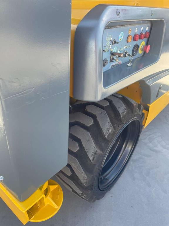 Haulotte COMPACT 12DX - Nacelle ciseaux: photos 5 Haulotte COMPACT 12DX - Nacelle ciseaux: photos 5