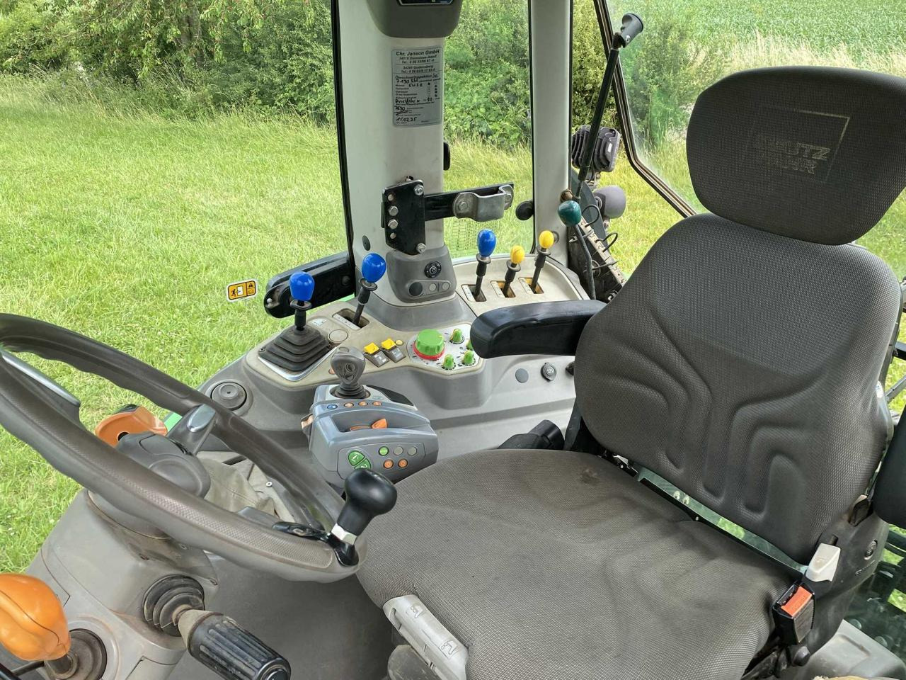 Deutz-Fahr 6155 Agrotron - Tracteur agricole: photos 5 Deutz-Fahr 6155 Agrotron - Tracteur agricole: photos 5