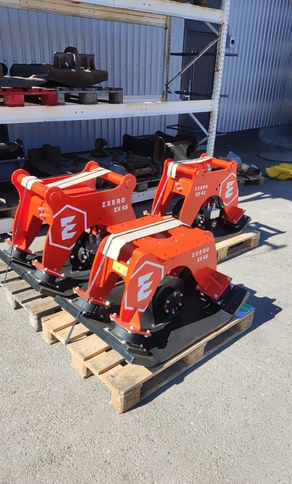 ExeroPuomitäry rototiltin alle - Plaque vibrante, Accessoire: photos 1 ExeroPuomitäry rototiltin alle - Plaque vibrante, Accessoire: photos 1