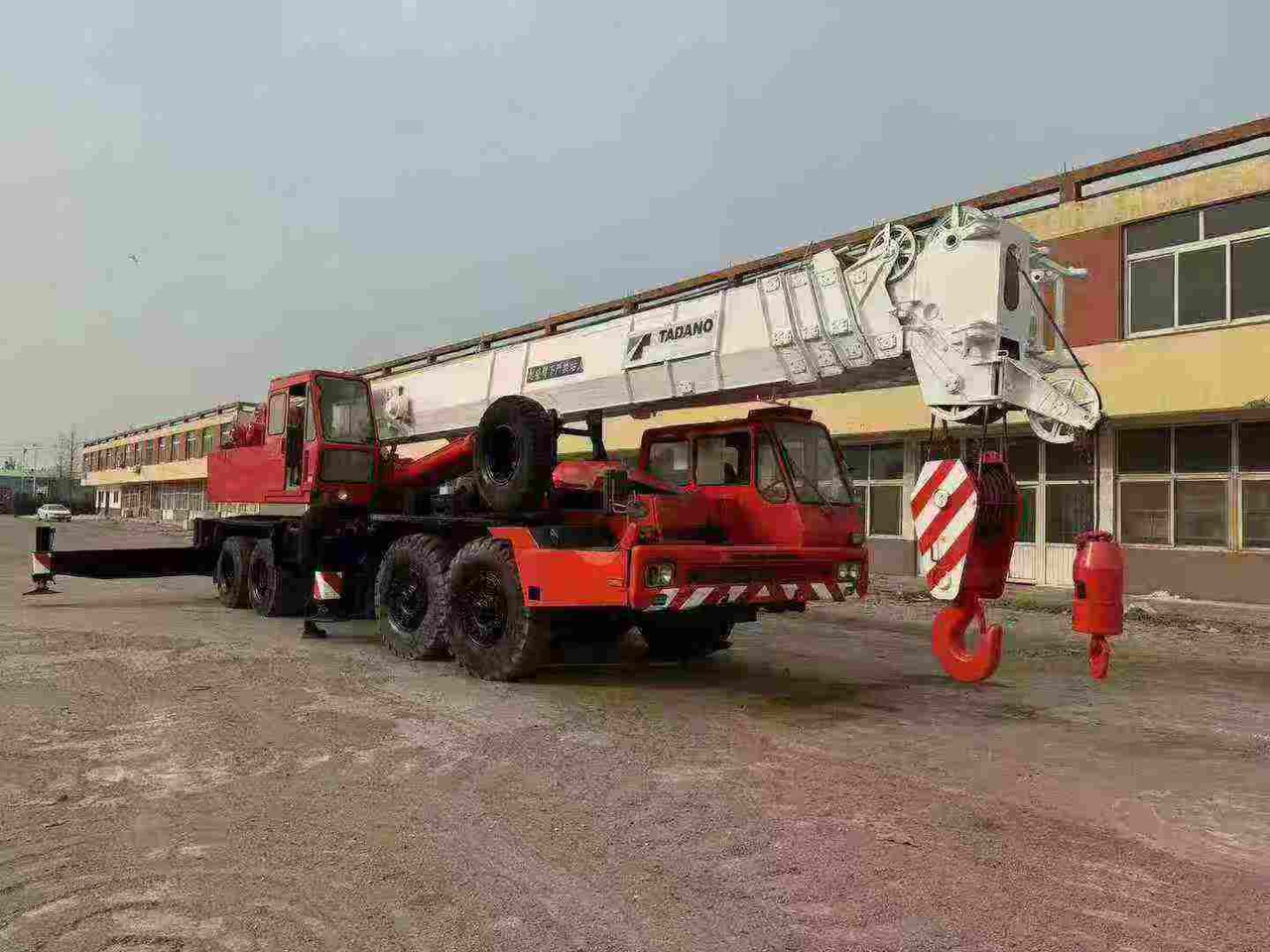 TADANO TG700E TG500E TL300E TL250E TG1000E 25ton 30ton 50ton 70ton 100ton - Grue mobile: photos 1 TADANO TG700E TG500E TL300E TL250E TG1000E 25ton 30ton 50ton 70ton 100ton - Grue mobile: photos 1