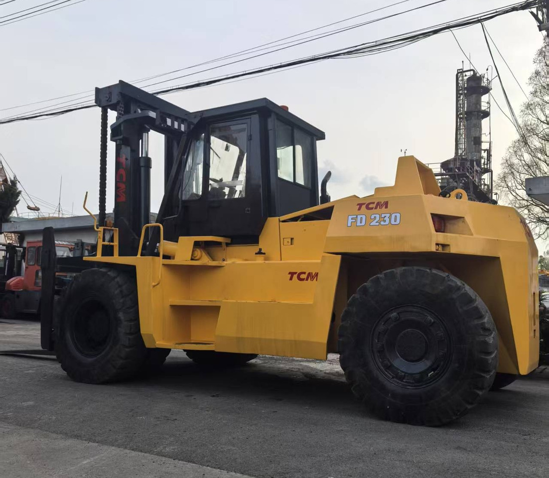 TCM FD230 23ton 25 ton FD250 FD200 FD160 15 ton 16 ton diesel forklift - Chariot élévateur diesel: photos 4 TCM FD230 23ton 25 ton FD250 FD200 FD160 15 ton 16 ton diesel forklift - Chariot élévateur diesel: photos 4