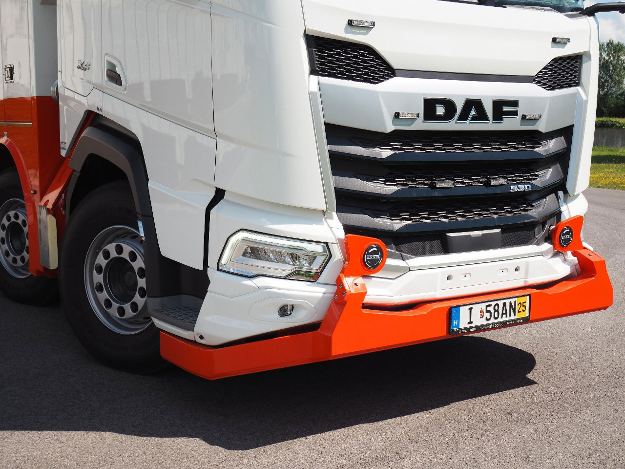 DAF XF 530 NEW T-REX DAF white - Remorqueuse: photos 2 DAF XF 530 NEW T-REX DAF white - Remorqueuse: photos 2