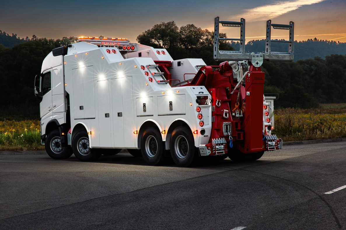 Volvo FH NEW ER4120 5 winches T-REX Volvo FH 540 8x4 WB6,0 White - Remorqueuse: photos 1 Volvo FH NEW ER4120 5 winches T-REX Volvo FH 540 8x4 WB6,0 White - Remorqueuse: photos 1