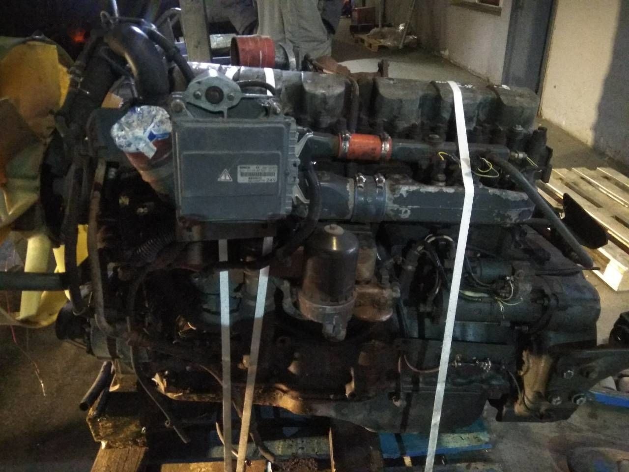 Renault E-TECH 440 Midr   Renault MAGNUM - Moteur pour Camion: photos 1 Renault E-TECH 440 Midr   Renault MAGNUM - Moteur pour Camion: photos 1