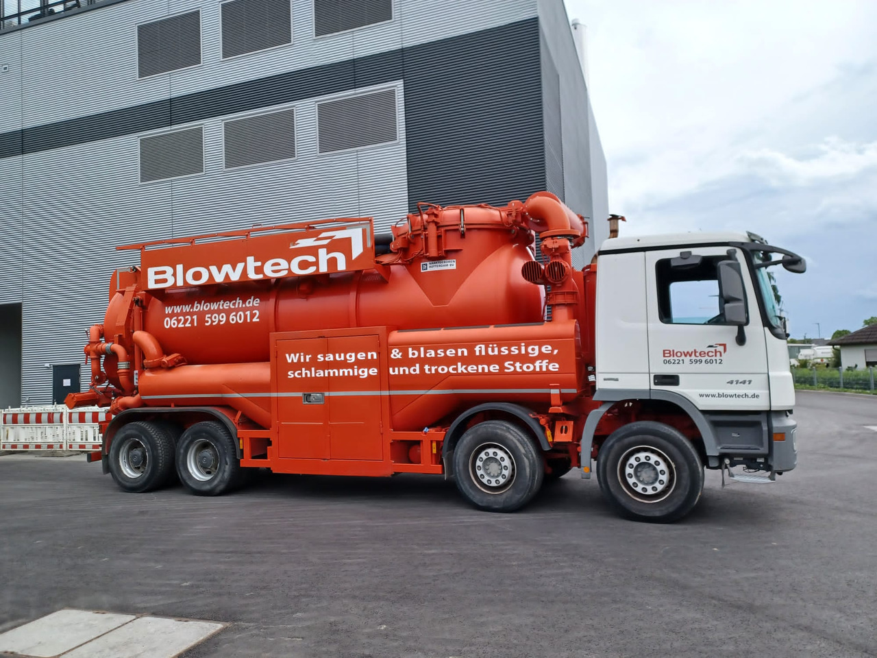 MERCEDES-BENZ Naaktgeboren Vacu-Press 8000 High-Lift V2A less km+hours! - Camion vidangeur: photos 1 MERCEDES-BENZ Naaktgeboren Vacu-Press 8000 High-Lift V2A less km+hours! - Camion vidangeur: photos 1