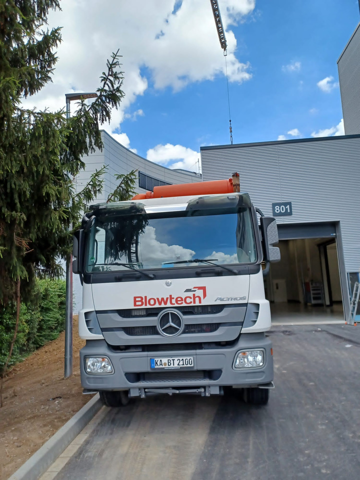 MERCEDES-BENZ Naaktgeboren Vacu-Press 8000 High-Lift V2A less km+hours! - Camion vidangeur: photos 5 MERCEDES-BENZ Naaktgeboren Vacu-Press 8000 High-Lift V2A less km+hours! - Camion vidangeur: photos 5