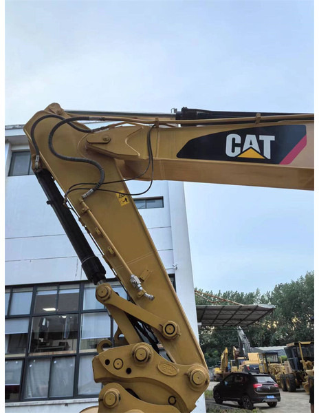 Pelle sur chenille Caterpillar 320D2: photos 13