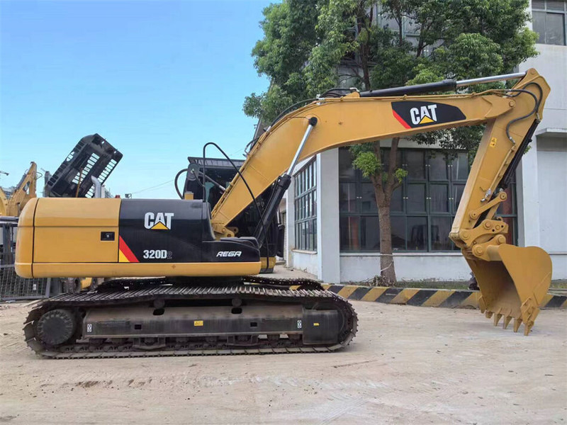 Caterpillar 320D2 - Pelle sur chenille: photos 4 Caterpillar 320D2 - Pelle sur chenille: photos 4