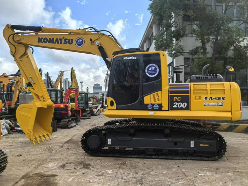Komatsu PC200 PC220 - Pelle sur chenille: photos 1 Komatsu PC200 PC220 - Pelle sur chenille: photos 1