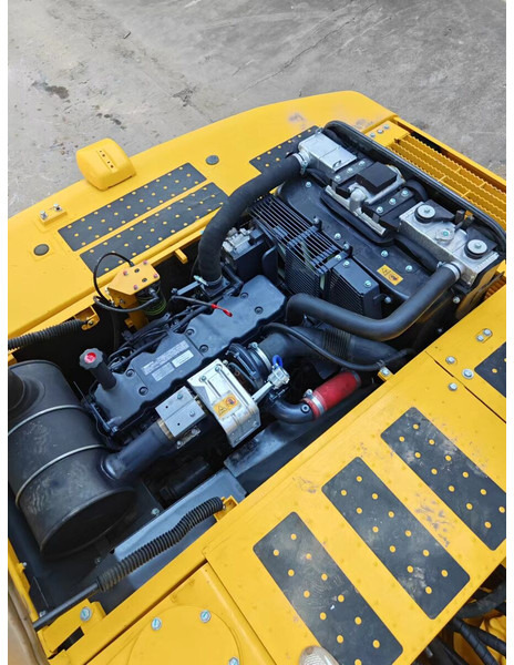 Komatsu PC220-8 - Pelle sur chenille: photos 3 Komatsu PC220-8 - Pelle sur chenille: photos 3