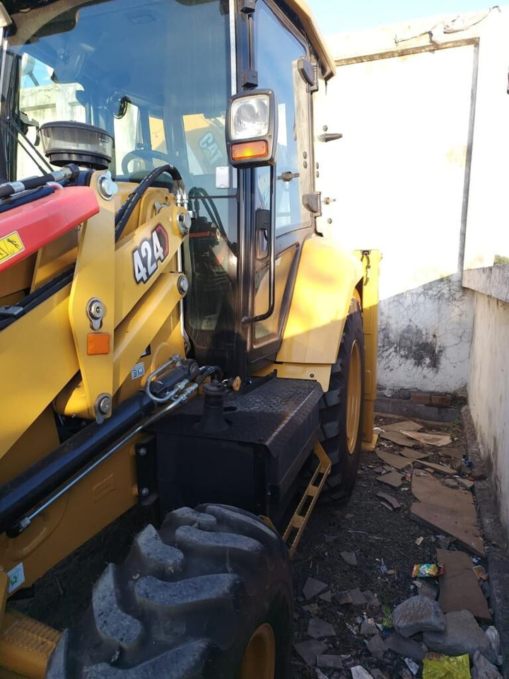 New Caterpillar 424 backhoe loader - Tractopelle: photos 3 New Caterpillar 424 backhoe loader - Tractopelle: photos 3