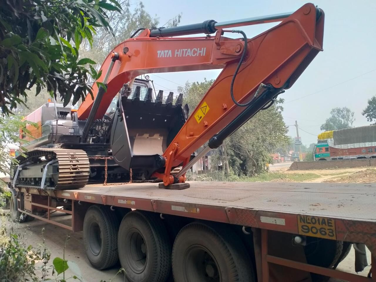 New Hitachi ZX220 LC tracked excavator - Pelle sur chenille: photos 5 New Hitachi ZX220 LC tracked excavator - Pelle sur chenille: photos 5